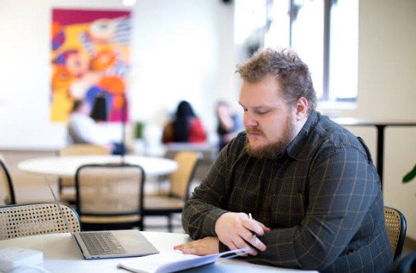How to Decide Which Career Opportunities Deserve Attention